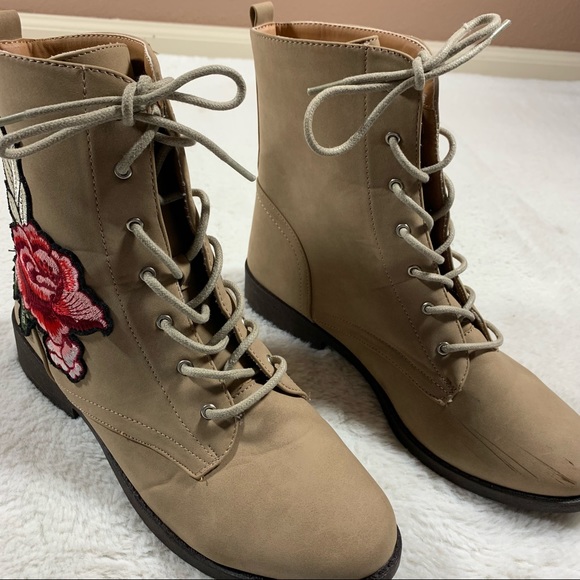 Qupid Embroidered Ankle Lace Up Boots Size 10 - Picture 11 of 12